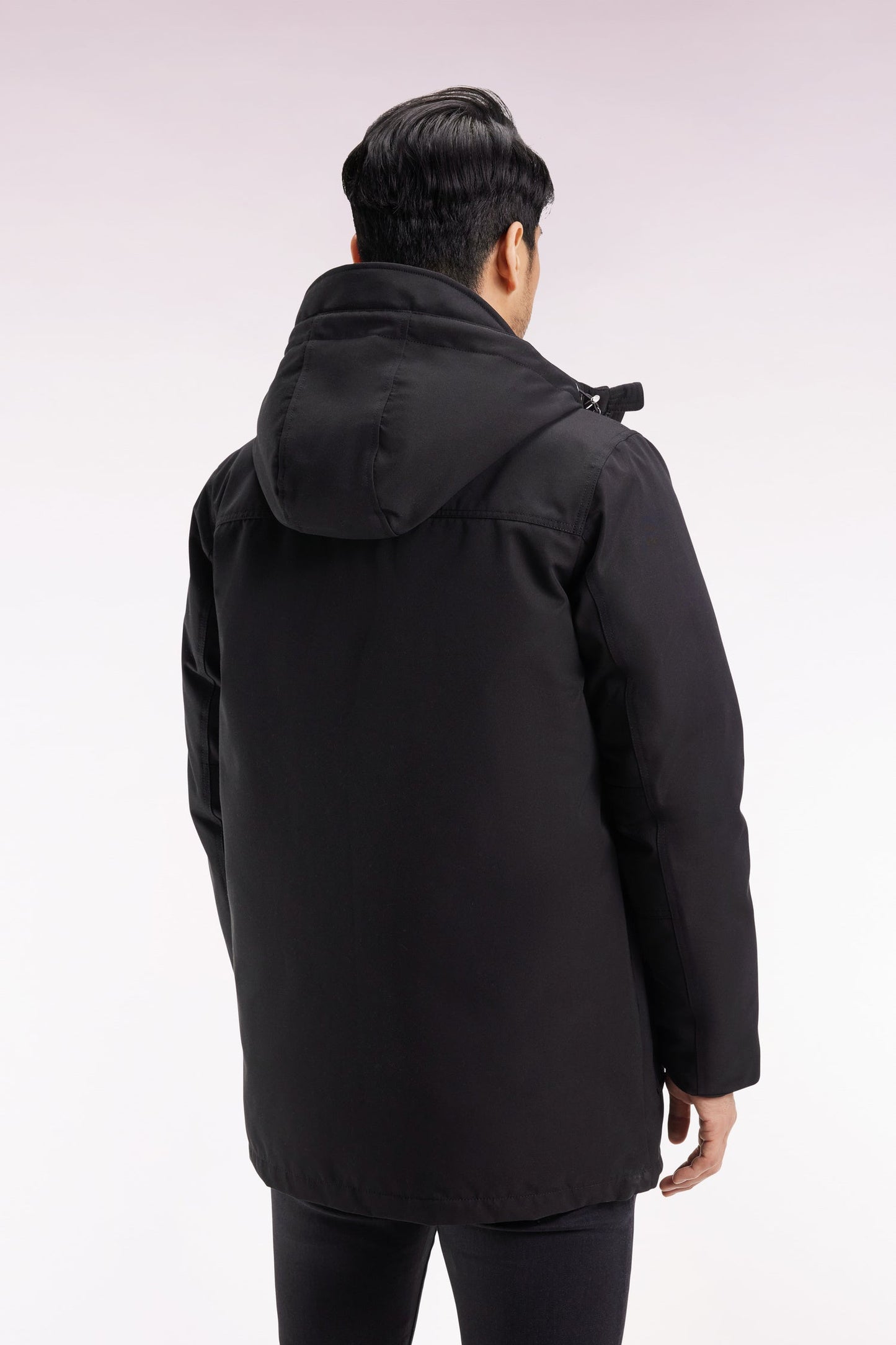 Parka courte en nylon noir à poches plaquées