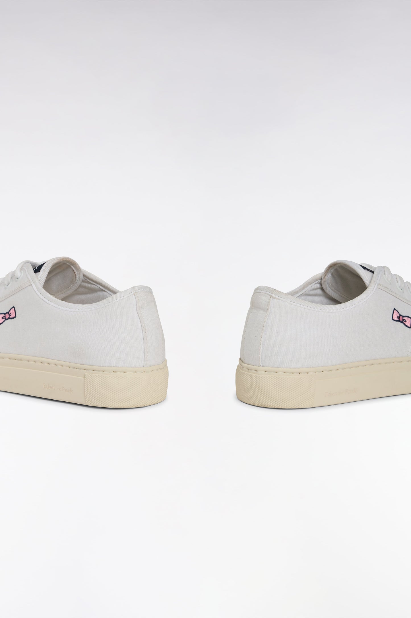 Baskets basses en coton blanches
