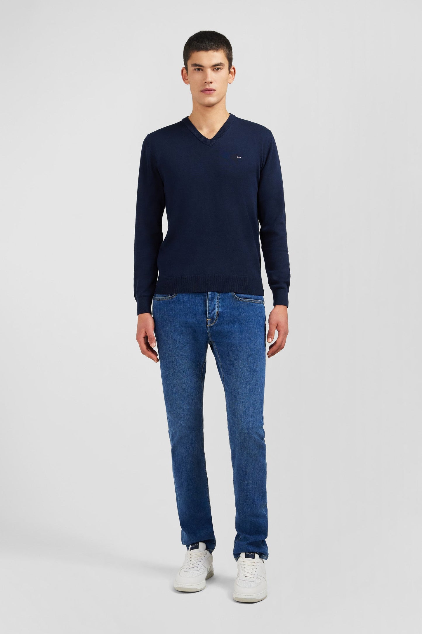 Pull bleu marine à col V en coton