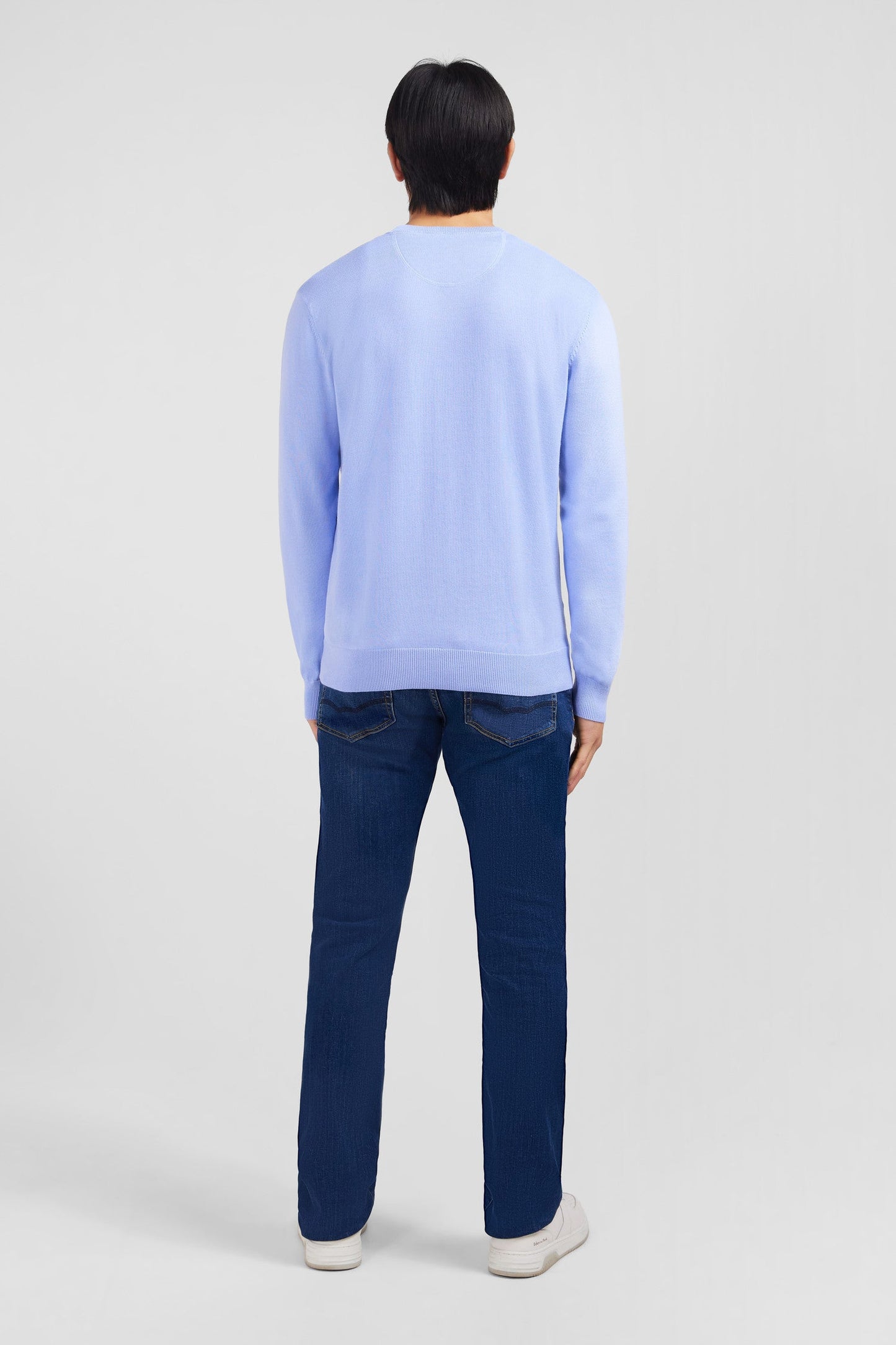 Pull bleu à col V en coton