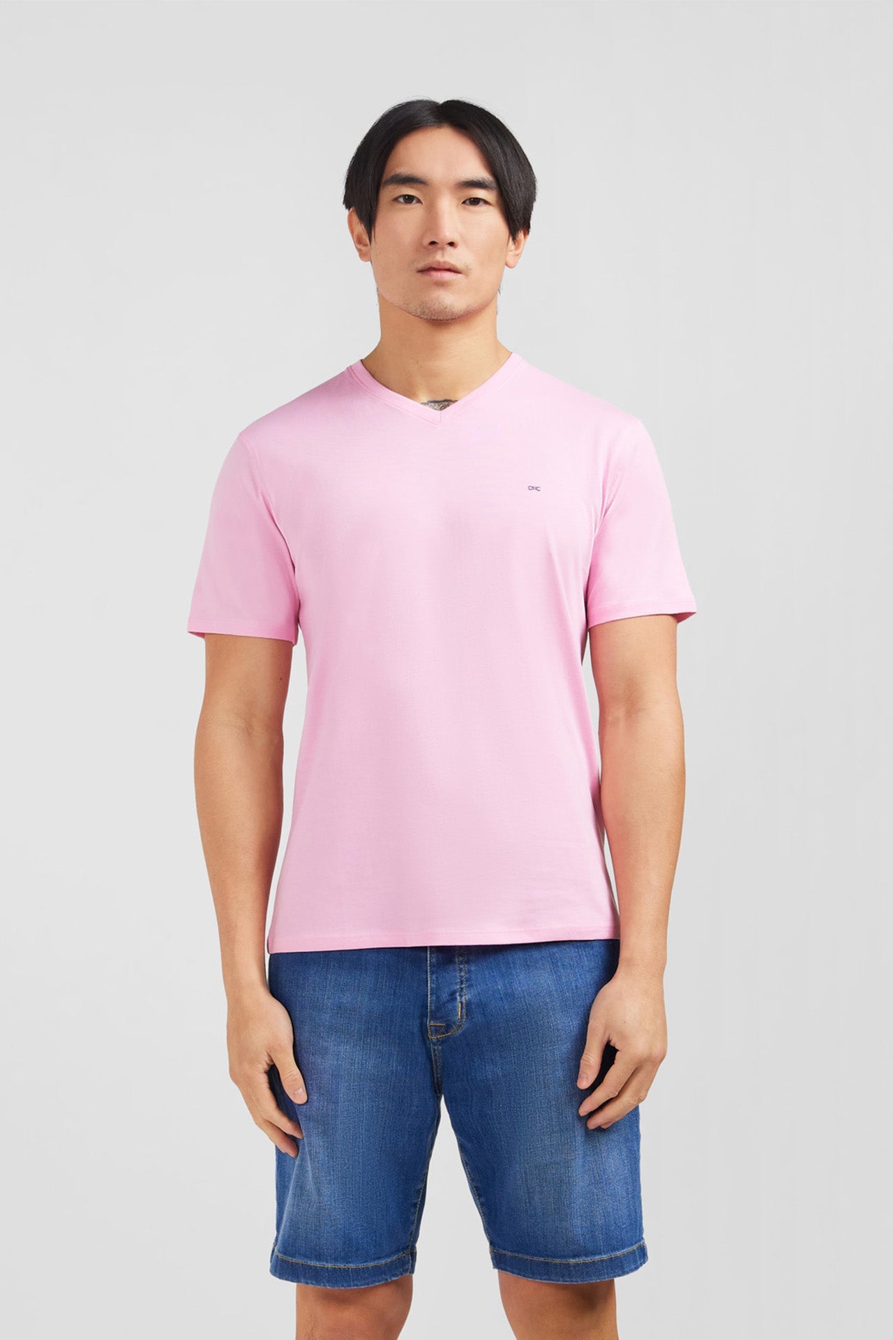 T-shirt rose col V à manches courtes