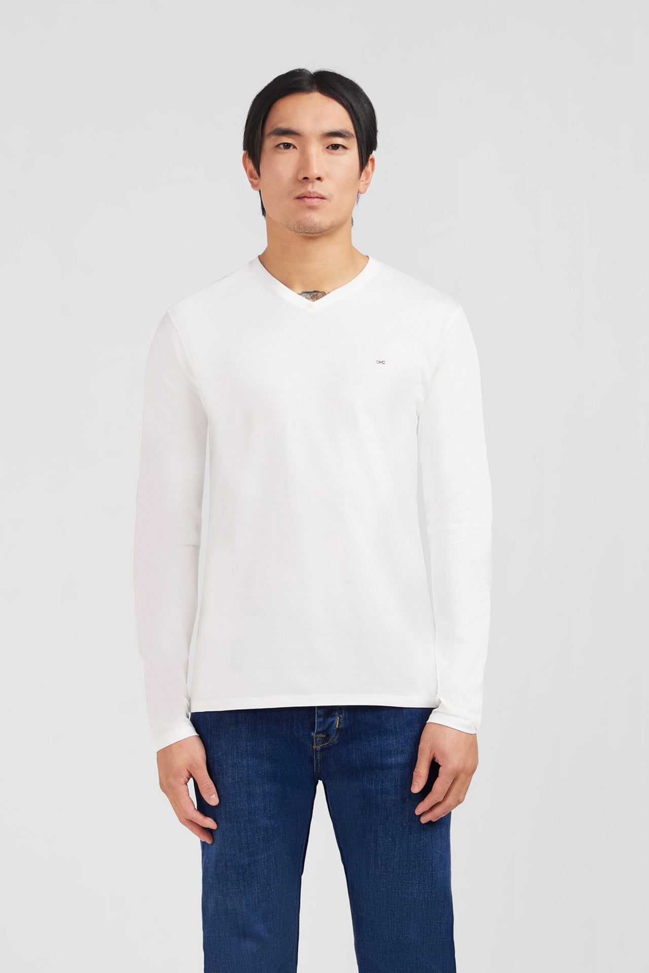 T-shirt blanc col V à manches longues